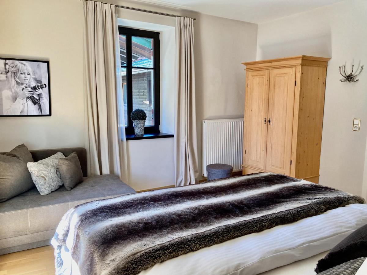 Stadtvilla Belle Kitz Im Zentrum Mit Sauna By Belle Stay Kitzbühel Eksteriør bilde