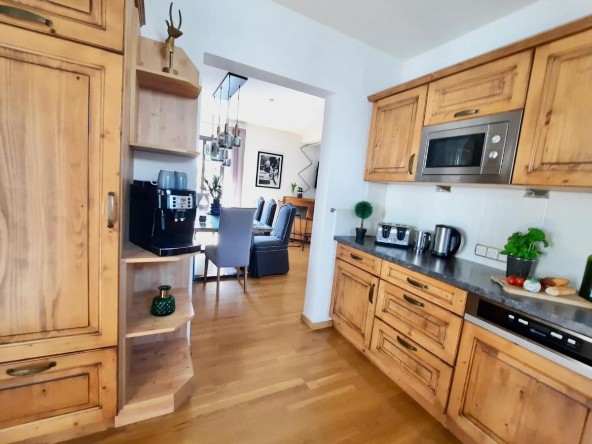 Stadtvilla Belle Kitz Im Zentrum Mit Sauna By Belle Stay Kitzbühel Eksteriør bilde